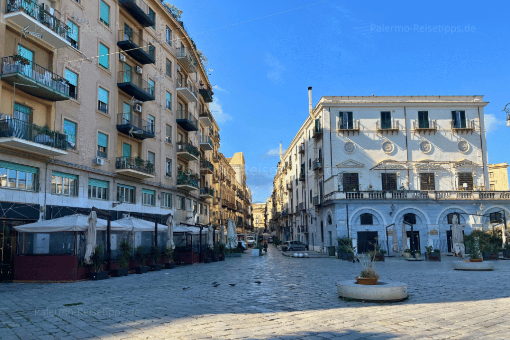 Ein Platz in der Altstadt von Palermo