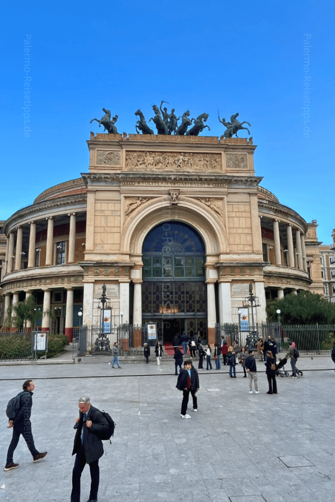 Teatro Politeama Garibaldi Platz